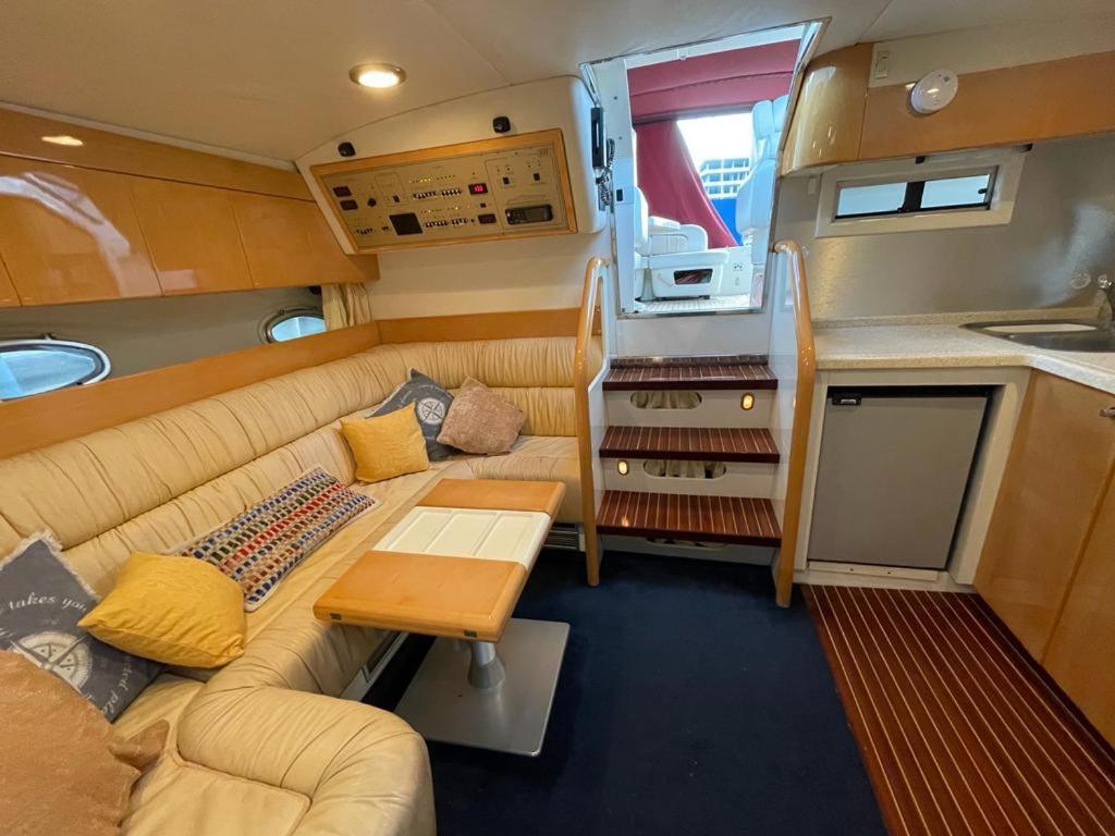 Cozy Yacht Lodge In Barcelona With Boat Tour Option Sant Adria de Besos Exterior foto